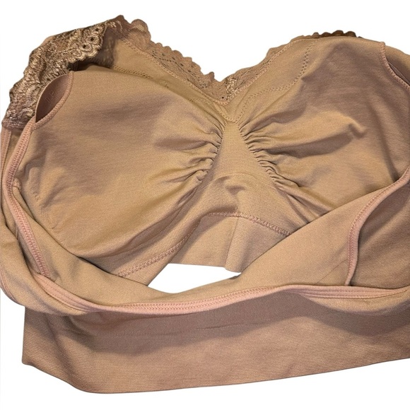 Rhonda Shear Seamless Pull Over Bra With Lace - Picture 5 of 6
